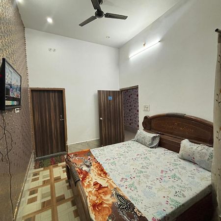 Balaji Homestay Mathura In Vrindavan Exterior foto